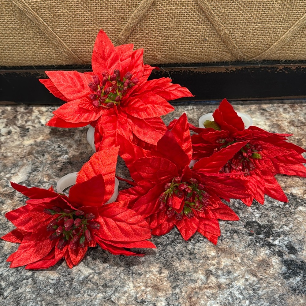 Vera poinsettia napkin rings